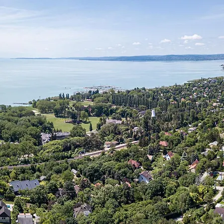 Bauer Vendeghaz Balatonakarattya