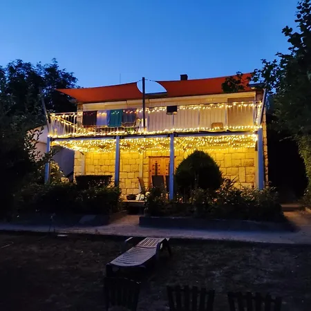 Bauer Vendeghaz * Balatonakarattya